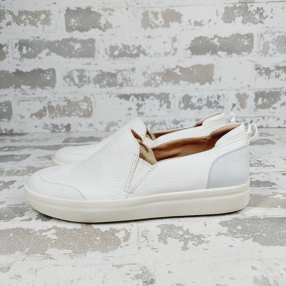 vionic penelope slip on